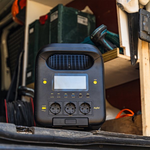 Aqiila Powerbird S3000v2 | Power Station